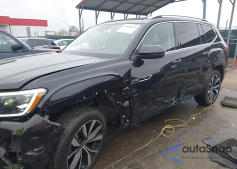 2024 Volkswagen Atlas 2.0T Sel Premium R-Line z USA, uszkodzony, nr VIN 1V2FR2CA7RC583922